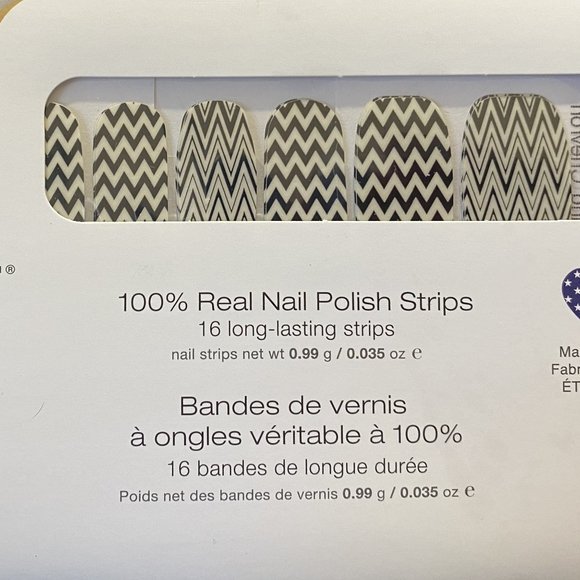 Color Street Nail Strips ~ Keep Calm and Chevron - Picture 1 of 6